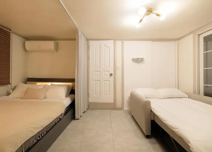 Appartement Station,3r6b, 12-person Family, Group, Myeongdong, Itaewon, Cinema, Free Parking