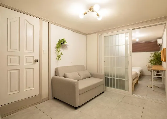 Station,3r6b, 12-person Family, Group, Myeongdong, Itaewon, Cinema, Free Parking Appartement