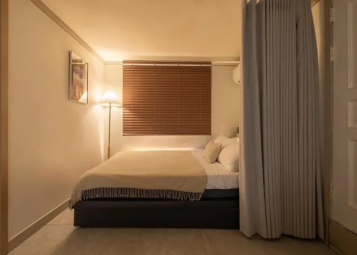 Station,3r6b, 12-person Family, Group, Myeongdong, Itaewon, Cinema, Free Parking Séoul