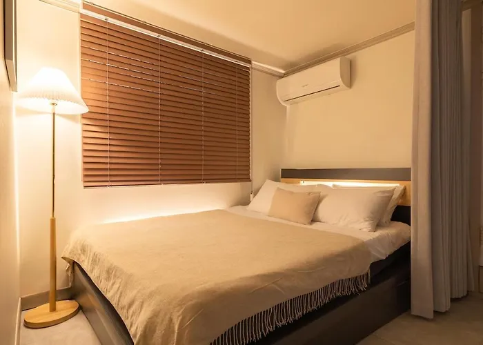 Station,3r6b, 12-person Family, Group, Myeongdong, Itaewon, Cinema, Free Parking